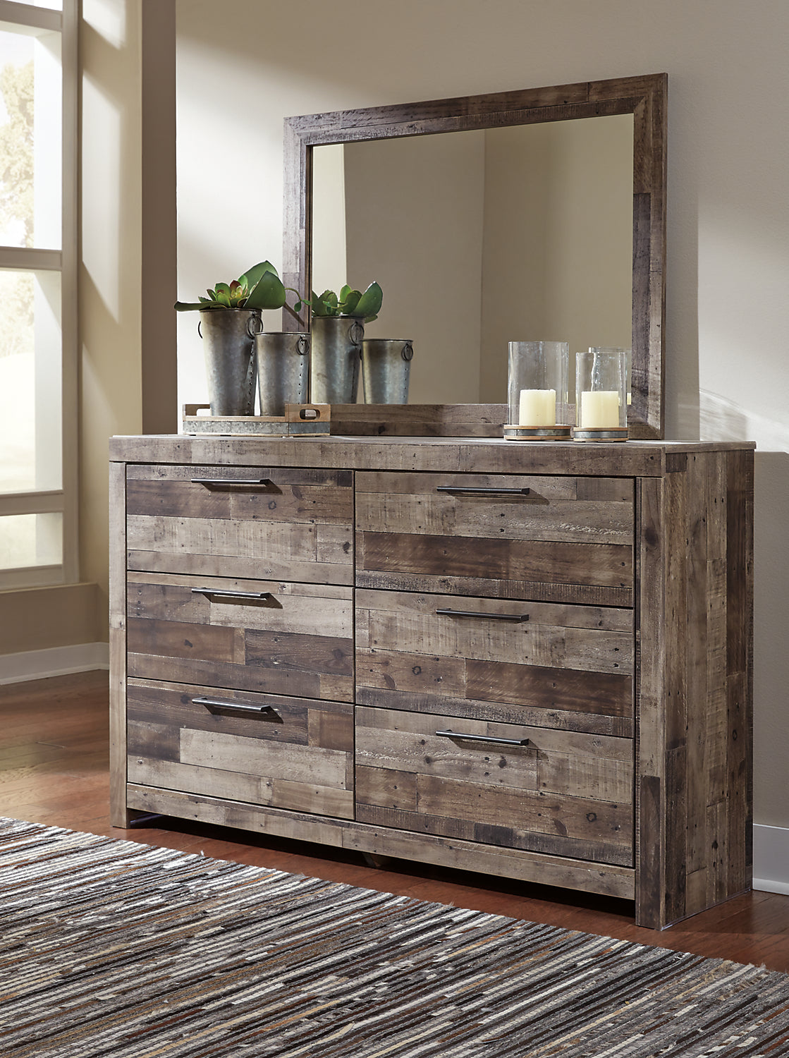 Derekson Bedroom 6-Drawer Dresser, 58.7"W x 36.4"H - Grey | Commode Derekson de 58,7 po (L) x 36,4 po (H) à 6 tiroirs pour la chambre à coucher - grise
