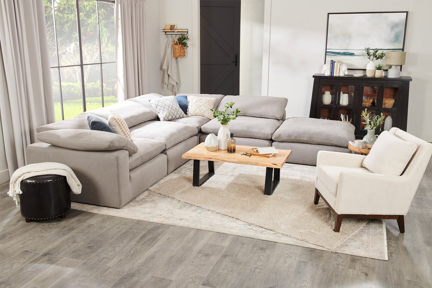Agra 45" Rustic Coffee Table - Brown and Black with Iron Legs|Table à café rustique Agra de 45 po - brune et noire avec pattes en fer