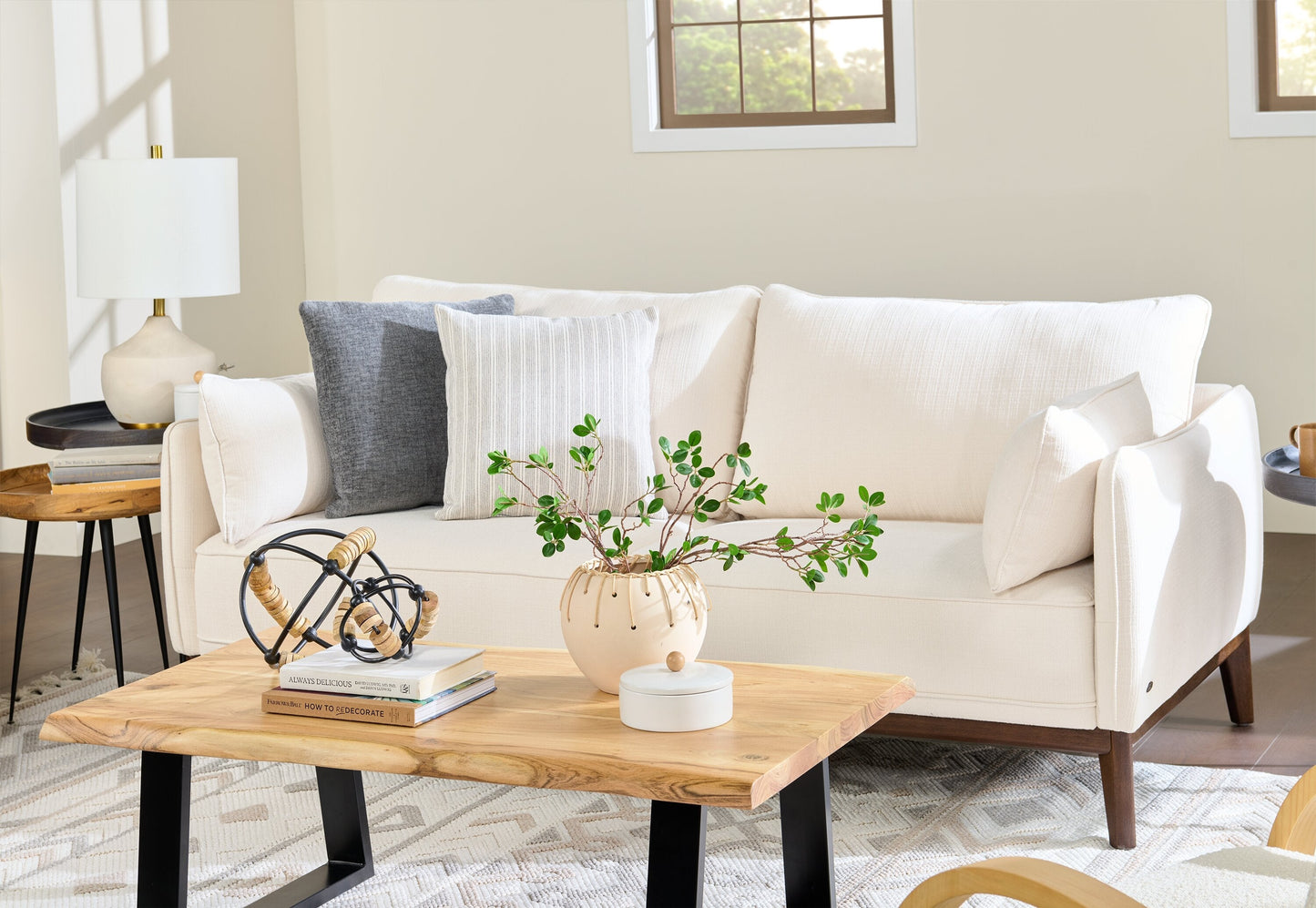 Agra 45" Rustic Coffee Table - Brown and Black with Iron Legs|Table à café rustique Agra de 45 po - brune et noire avec pattes en fer