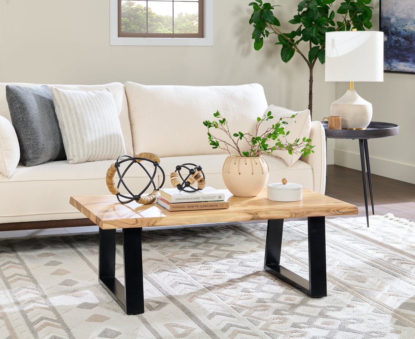 Agra 45" Rustic Coffee Table - Brown and Black with Iron Legs|Table à café rustique Agra de 45 po - brune et noire avec pattes en fer