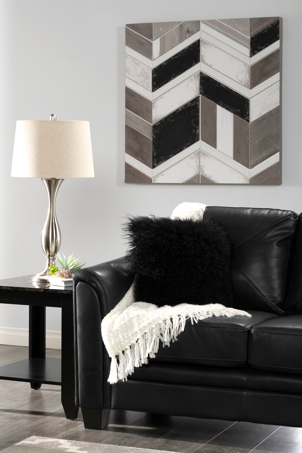 Andi 84" Leather-Look Fabric Sofa with Button Tufting - Black | Sofa Andi de 84 po en tissu d’apparence cuir avec capitonnage - noir
