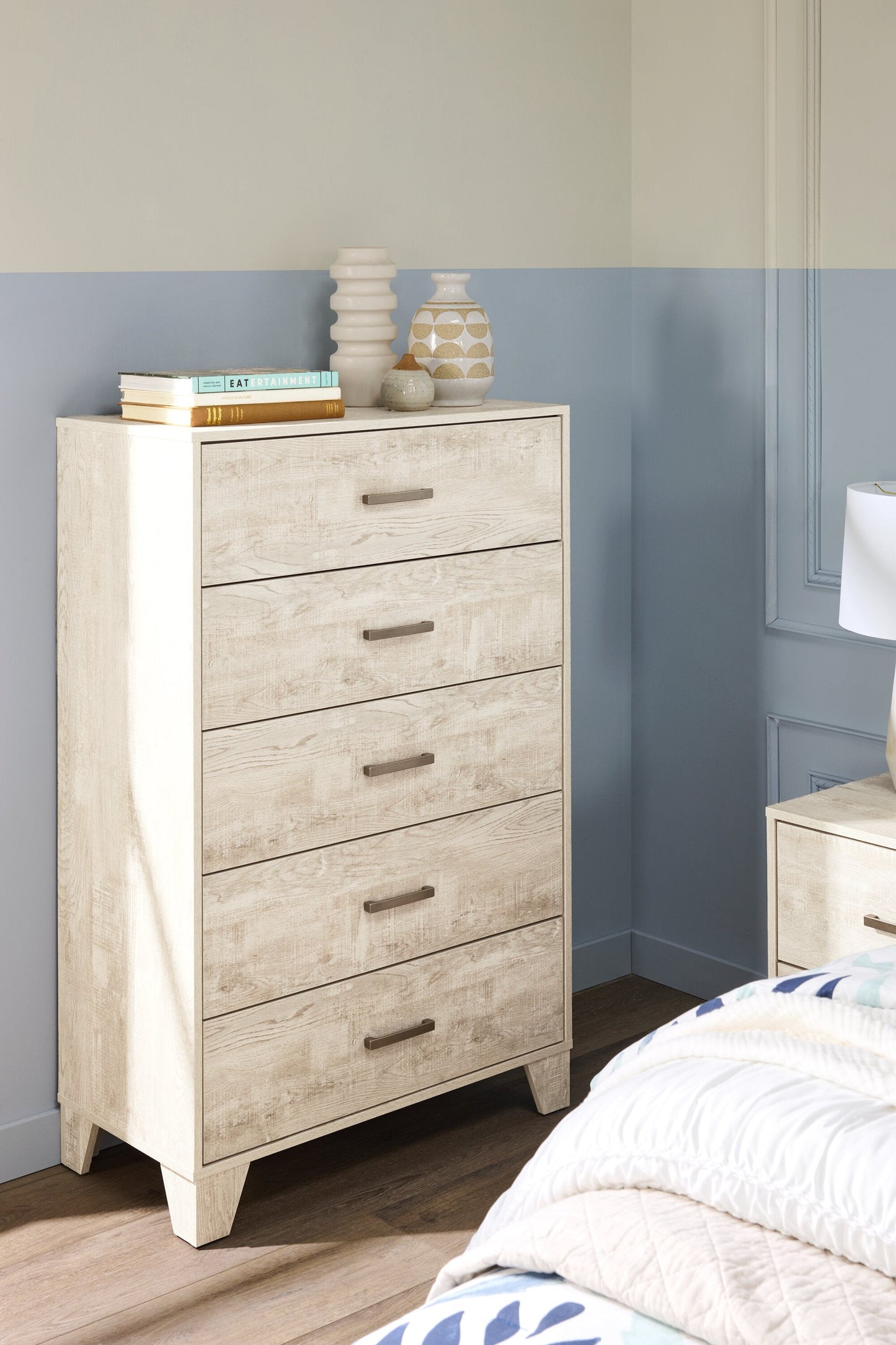 Arbor Bedroom Chest of Drawers, 5-Drawer, 31.5"W x 48.4"H - Driftwood White | Commode verticale de chambre à coucher Arbor de 31,5 po (L) x 48,4 po (H) à 5 tiroirs - bois de grève blanc