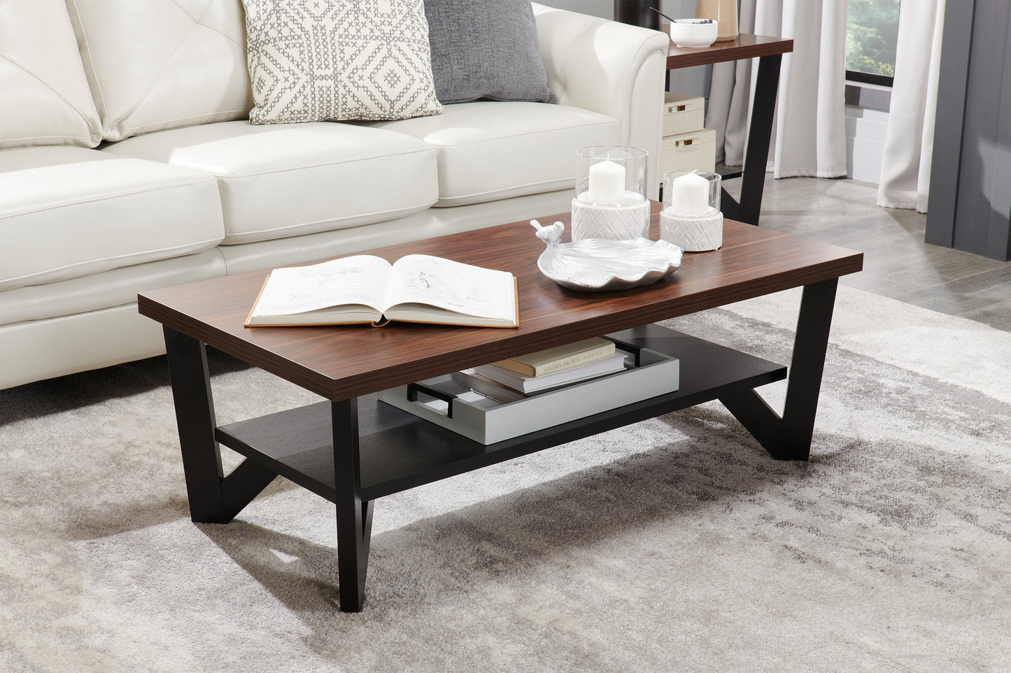 Arika 47.5" Modern 3-Pack Coffee + 2 End Tables with Shelf - Dark Walnut annd Black |Ensemble 3 tables modernes Arika de 47,5 po (table à café et 2 tables de bout) avec tablette - noyer foncé et noir