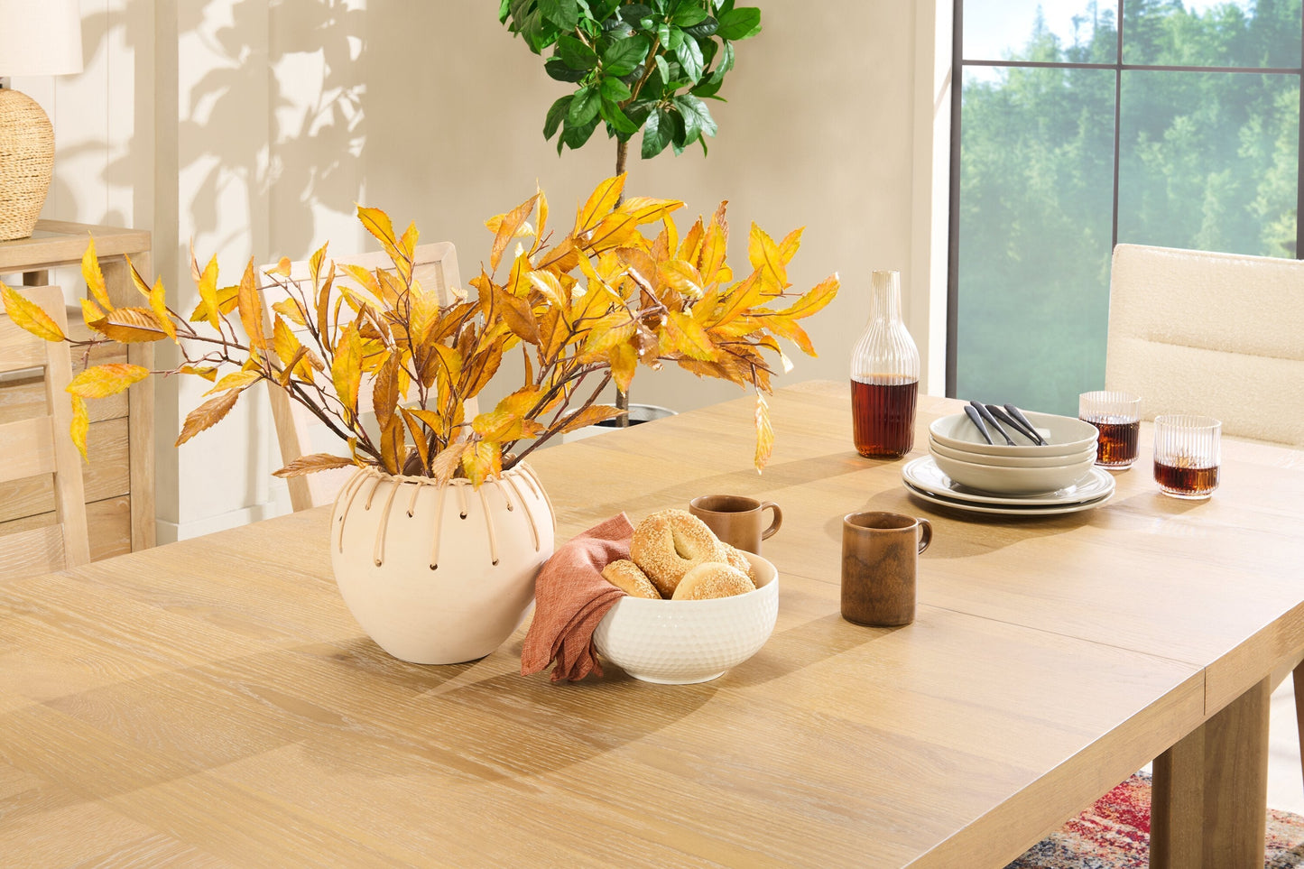 Aspen Dining Table with 80-104" Extension, Trestle Base - Natural | Table de salle à manger Aspen de 80 po à 104 po à rallonge et base à tréteaux - naturelle