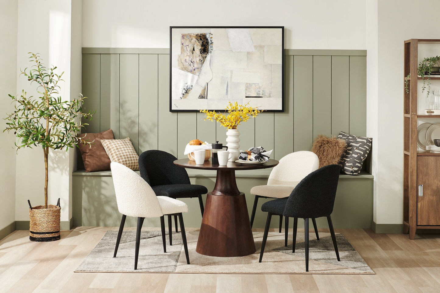 Bali Dining Table, Mango Wood, Pedestal Base, 36"W Round - Brown | Table de salle à manger ronde Bali de 36 po (L) en manguier avec base piédestal - brune