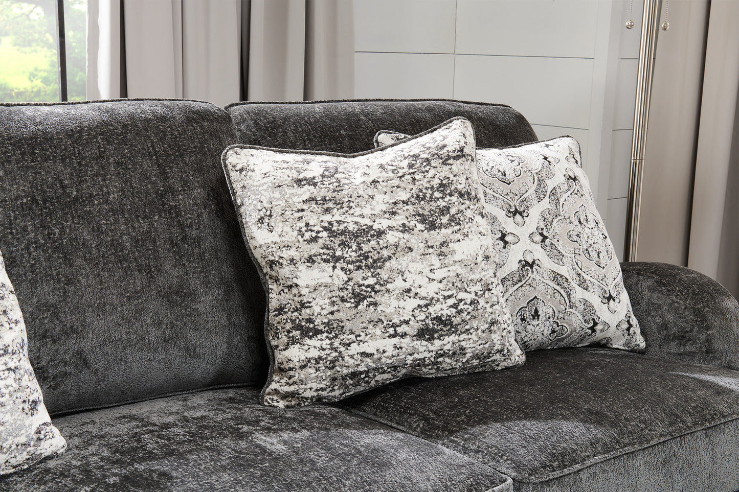 Made in Canada Bellmont 89" Chenille Fabric Sofa with Reversible Cushions and Wood Legs - Charcoal Grey | Sofa Bellmont de 89 po fabriqué au Canada en tissu de chenille avec coussins réversibles et pattes en bois - gris anthracite