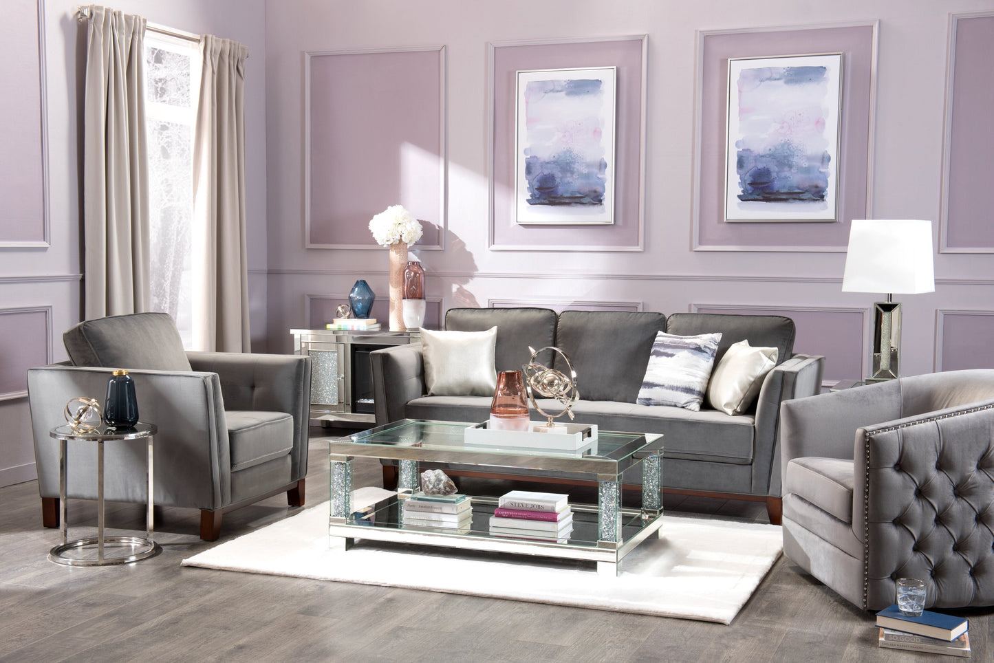 Berni 47.2" Glam Mirror & Glass Top Coffee Table with Shelf - Silver Metal with Diamond Look Legs|Table à café somptueuse Berni de 47,2 po avec dessus en miroir et en verre et tablette - métal argenté avec pattes à apparence de diamant