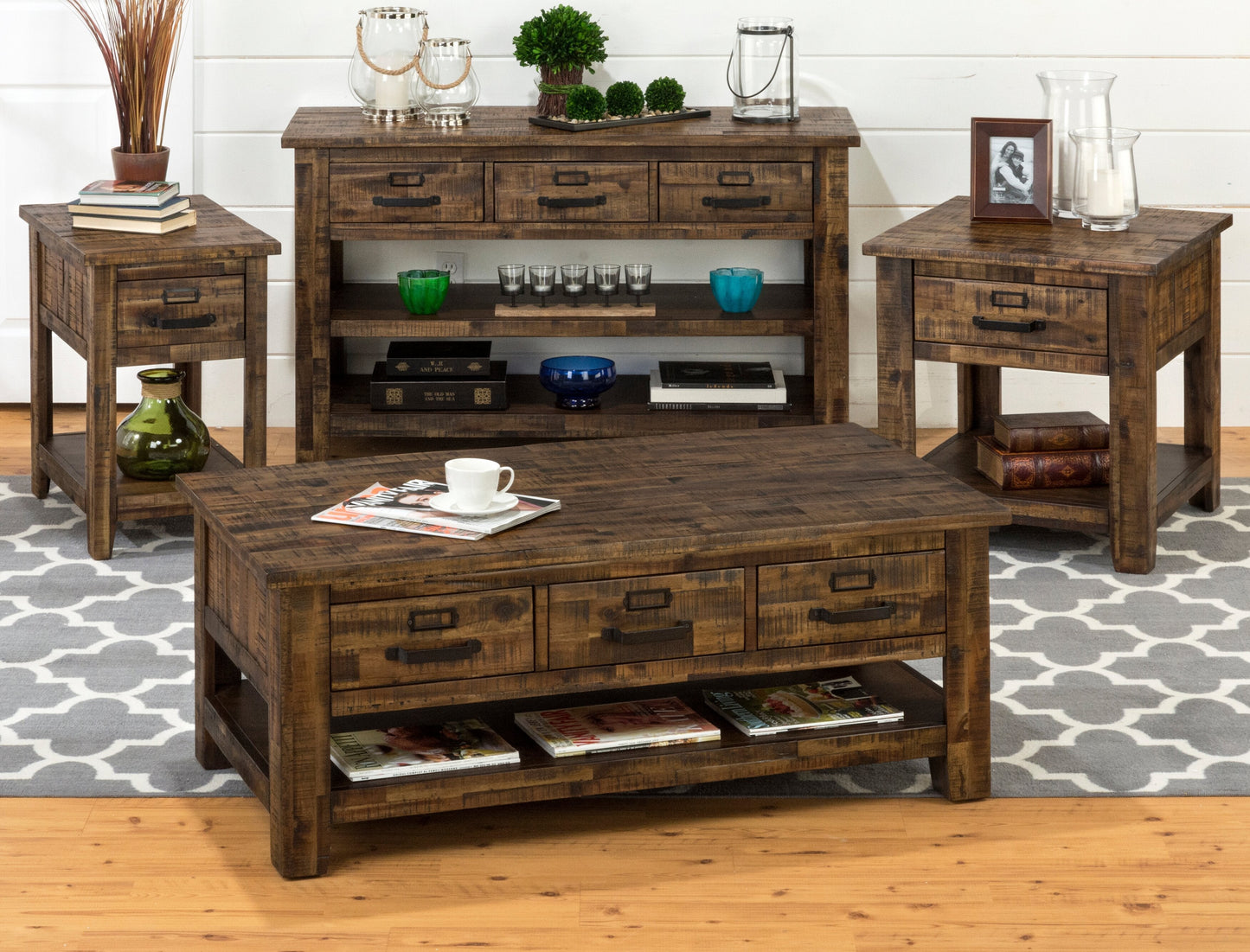 Casey 48" Rustic Coffee Table with Storage, Shelf and Casters - Brown Wood|Table à café rustique Casey de 48 po avec rangement, tablette et roulettes - bois brun