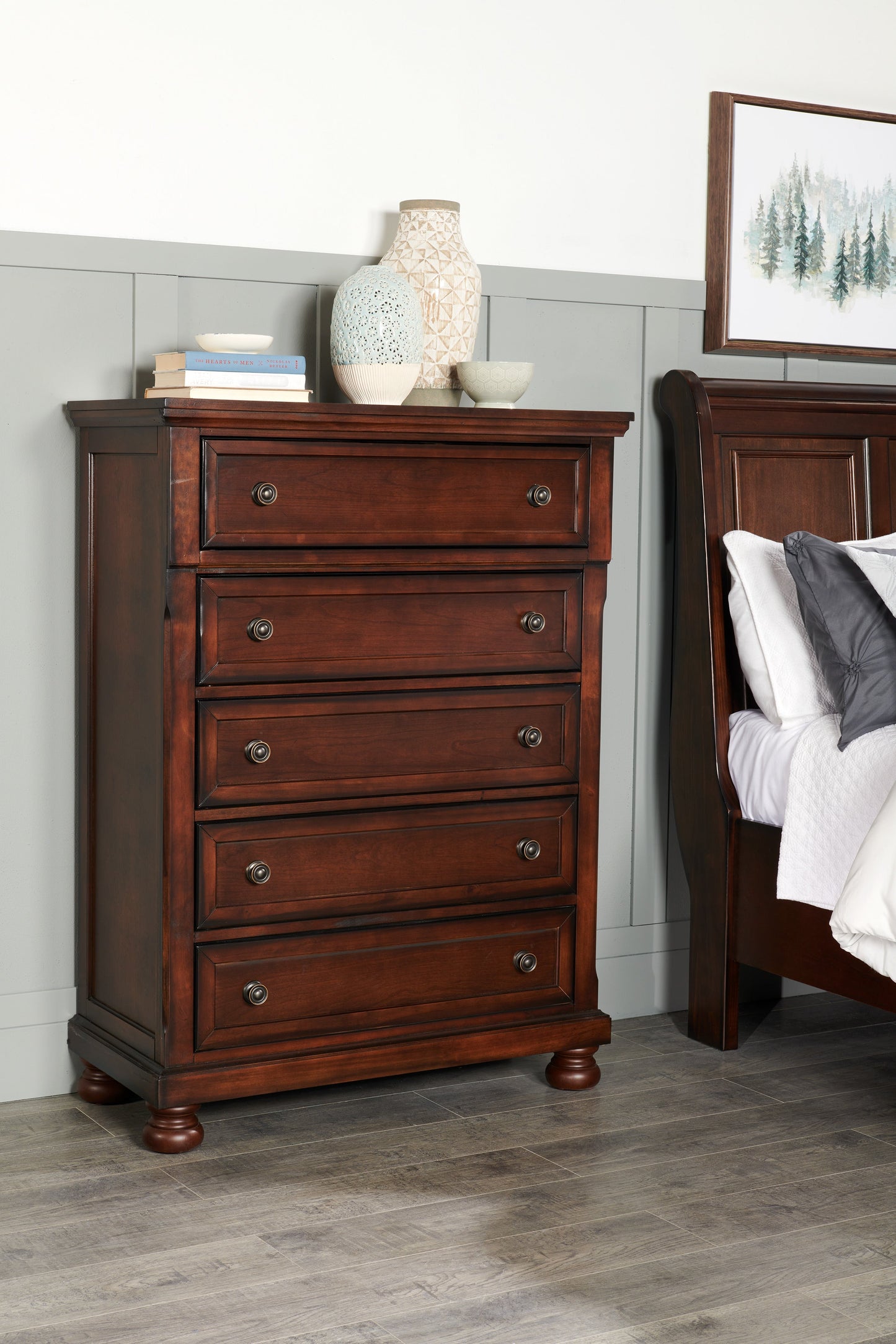 Chelsea Bedroom Chest of Drawers, 5-Drawer, 38"W x 52"H - Cherry Brown | Commode verticale Chelsea de 38 po (L) x 52 po (H) à 5 tiroirs pour la chambre à coucher - brun cerisier