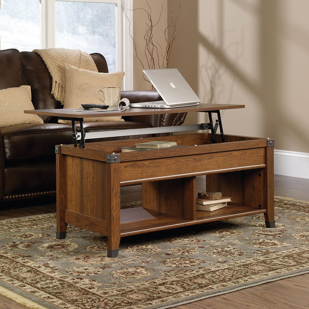 Carson 43.15" Rustic Lift Top Coffee Table with Storage and Shelf - Cherry Wood with Metal Hardware|Table à café rustique Carson de 43,15 po avec dessus relevable, rangement et tablette - bois cerisier avec quincaillerie en métal