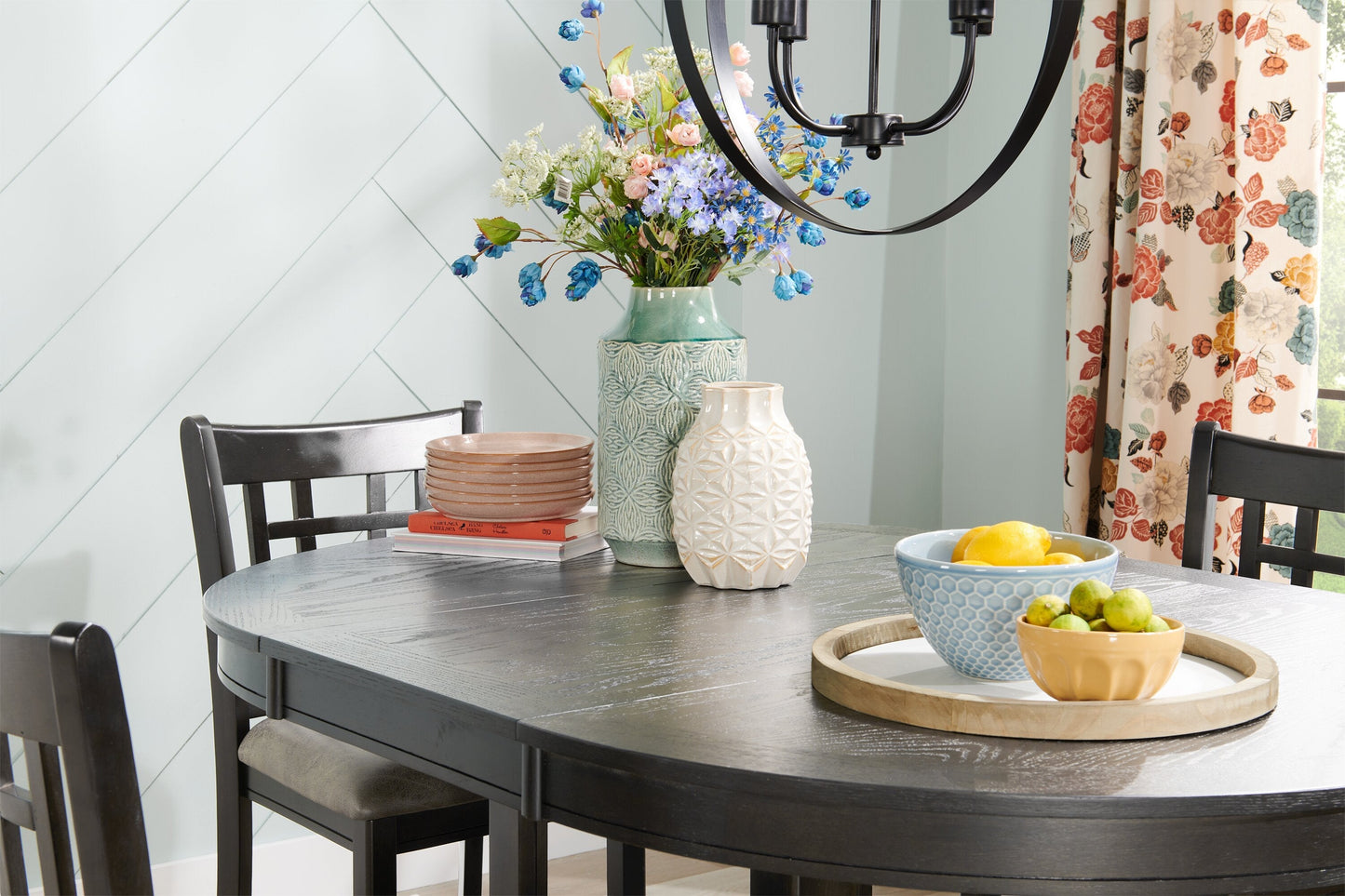 Dena Counter-Height Dining Table with 42-60"W Extension, Round - Grey | Table de salle à manger ronde Dena de 42 po à 60 po (L) de hauteur comptoir et avec rallonge - grise
