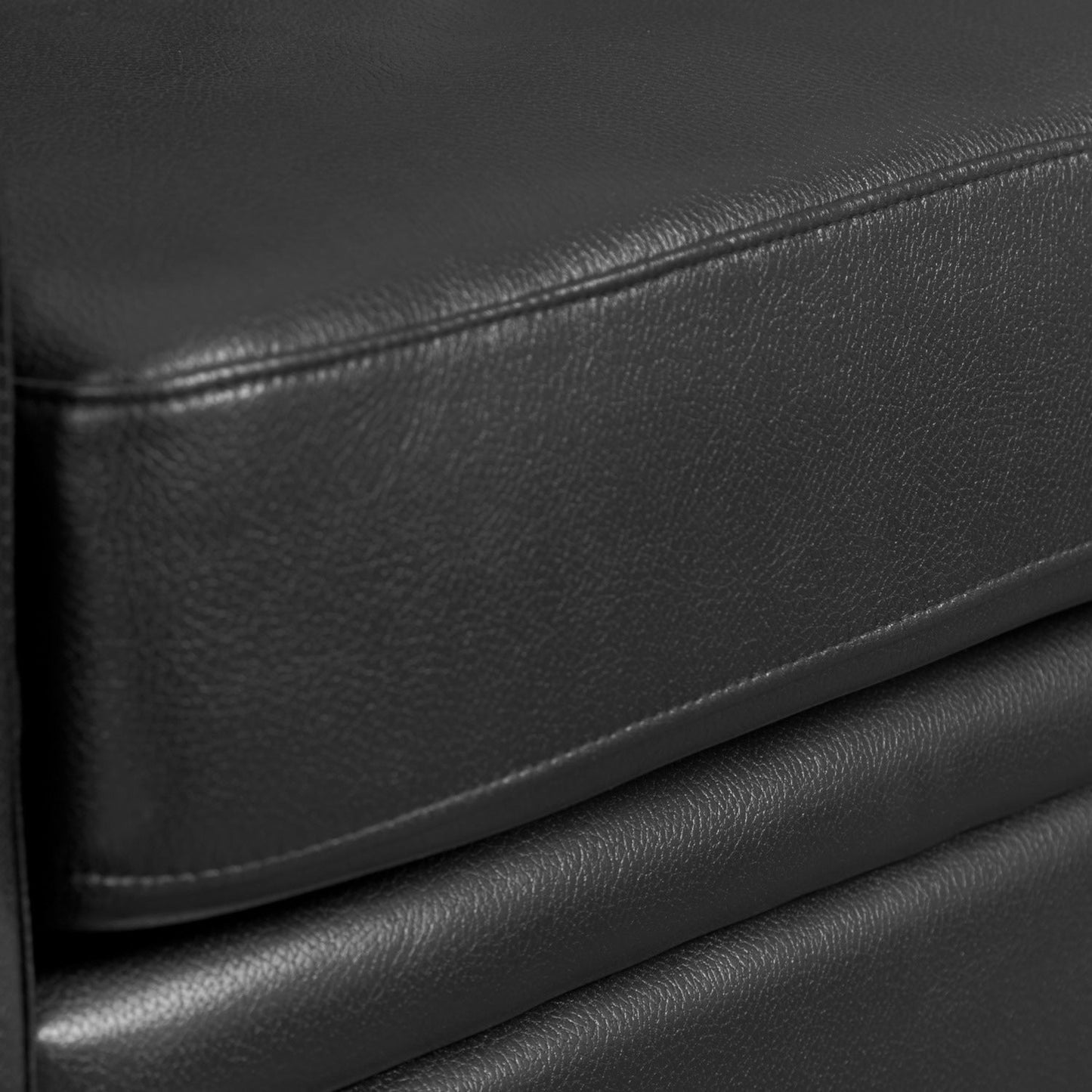 Andi 84" Leather-Look Fabric Sofa with Button Tufting - Black | Sofa Andi de 84 po en tissu d’apparence cuir avec capitonnage - noir