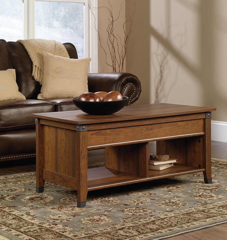 Carson 43.15" Rustic Lift Top Coffee Table with Storage and Shelf - Cherry Wood with Metal Hardware|Table à café rustique Carson de 43,15 po avec dessus relevable, rangement et tablette - bois cerisier avec quincaillerie en métal