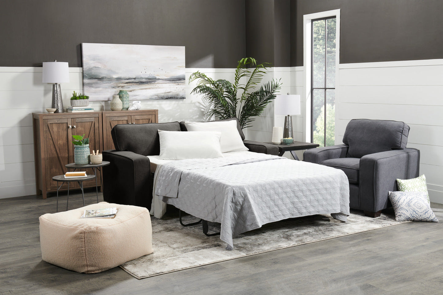 Made in Canada Fiona 74" Chenille Fabric Full-Size Sofa Bed with Track Arms - Grey | Sofa-lit double Fiona de 74 po fabriqué au Canada en tissu de chenille avec accoudoirs rectilignes - gris
