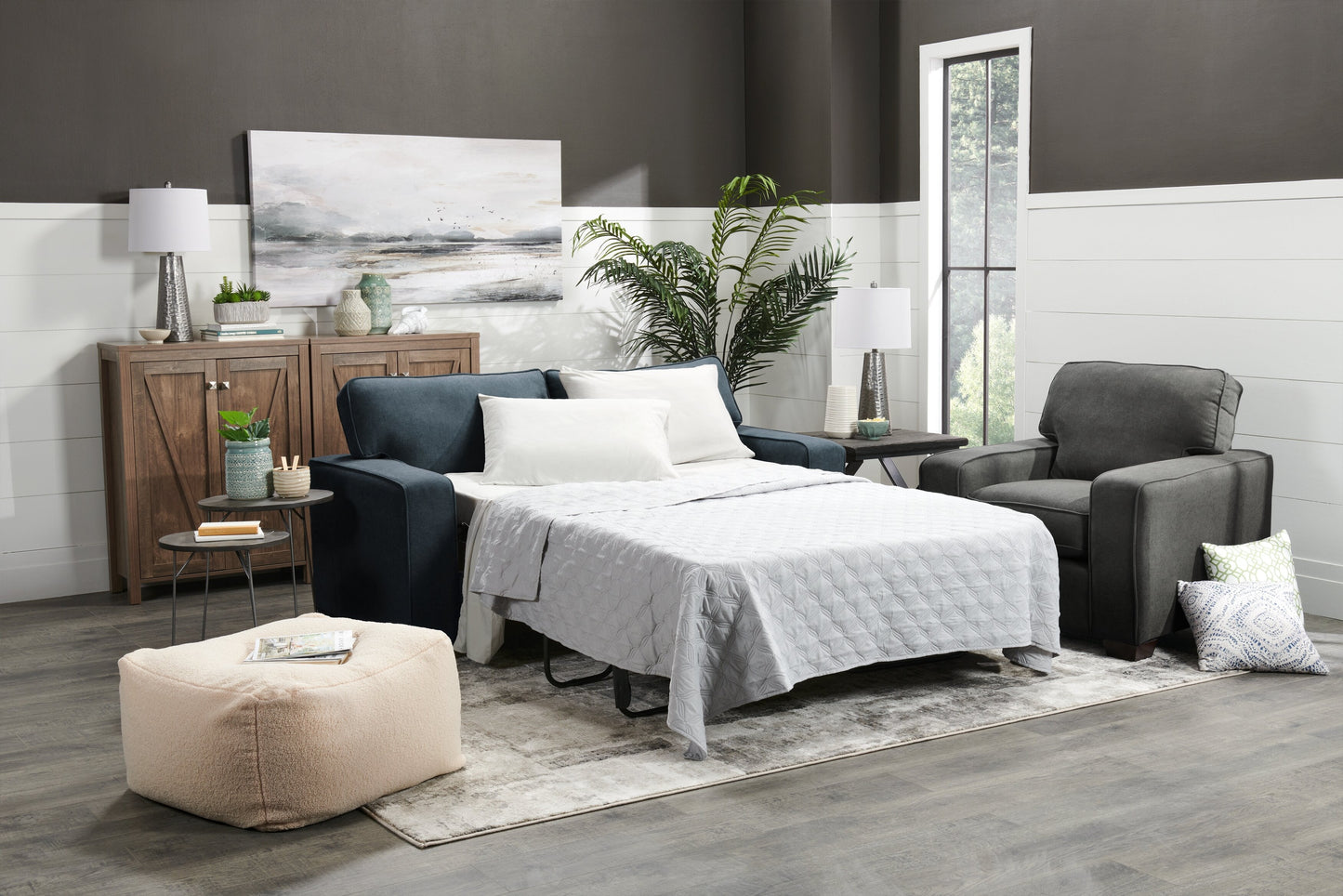 Made in Canada Fiona 74" Chenille Fabric Full-Size Sofa Bed with Track Arms - Navy Blue | Sofa-lit double Fiona de 74 po fabriqué au Canada en tissu de chenille avec accoudoirs rectilignes - bleu marine