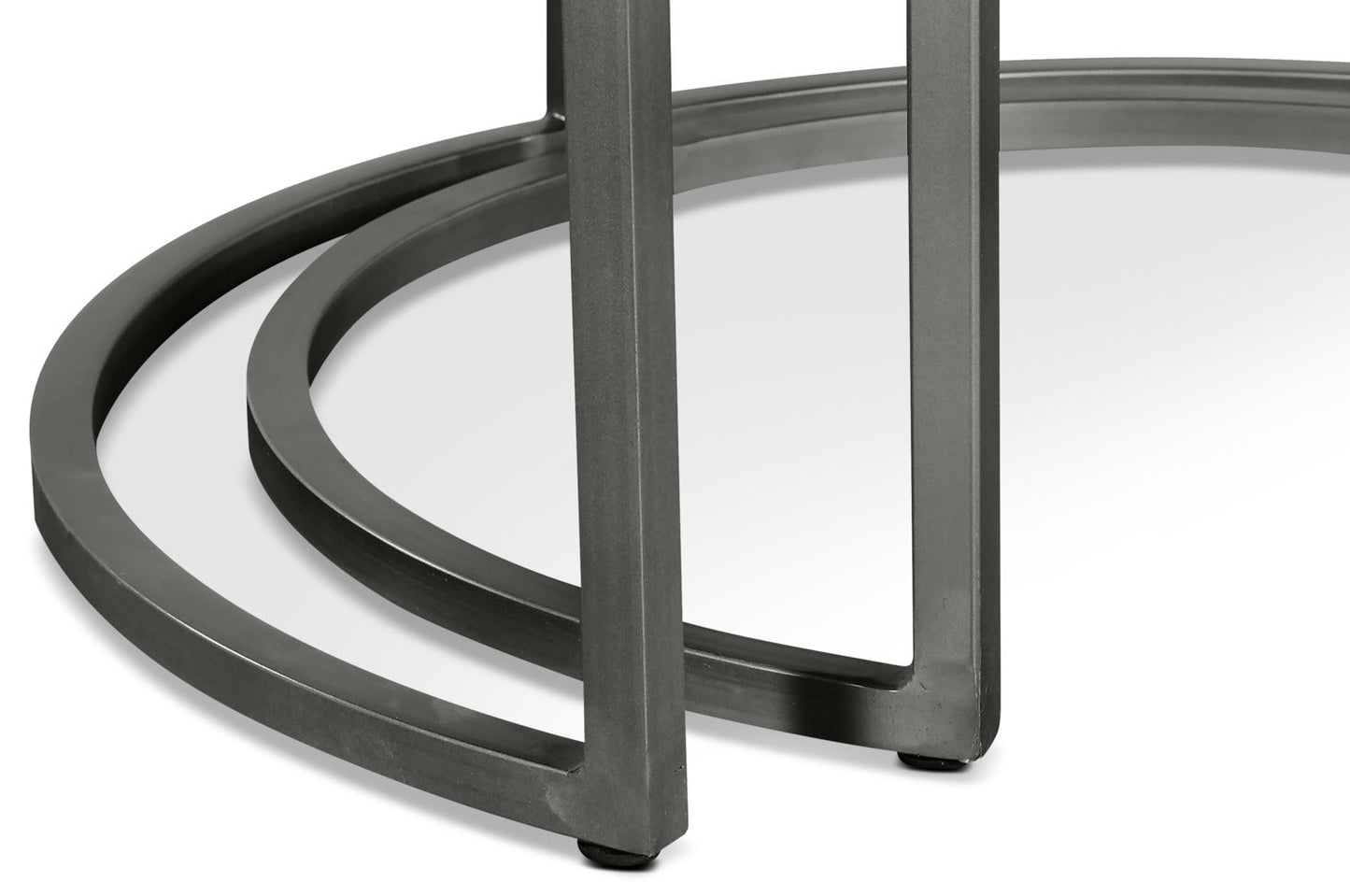 Veranasi 30" Rustic Round Nesting Coffee Tables - Washed Light Brown Wood Top and Iron Legs|Tables à café gigognes rondes rustiques Veranasi de 30 po - dessus en bois brun clair délavé et pattes en fer