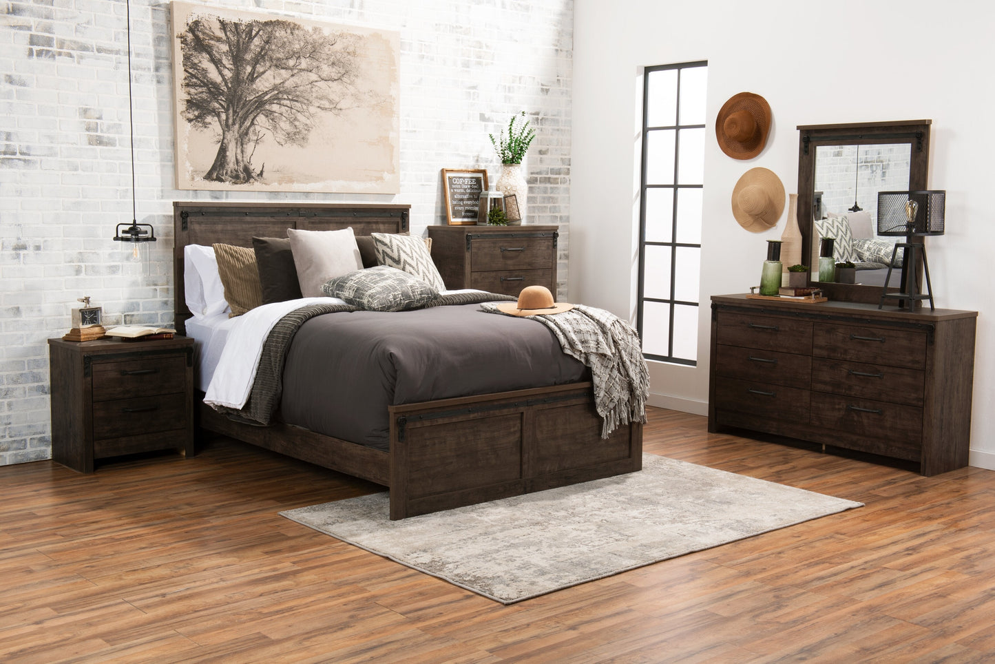 Grayson Bedroom 6-Drawer Dresser, 56.6"W x 32.3"H, Made in Canada, Rustic - Dark Grey | Commode rustique Grayson de 56,6 po (L) x 32,3 po (H) à 6 tiroirs pour la chambre à coucher, fabriquée au Canada - gris foncé