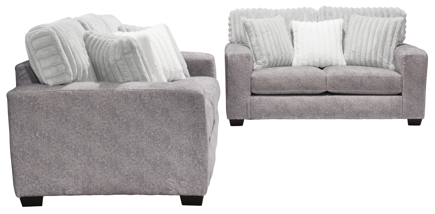 Made in Canada Koda 92" Chenille and Faux Fur Fabric Sofa with Removable Cushions - Plush Paloma Grey | Sofa Koda de 92 po fabriqué au Canada en tissu de chenille et de fausse fourrure avec coussins amovibles - gris Paloma luxueux