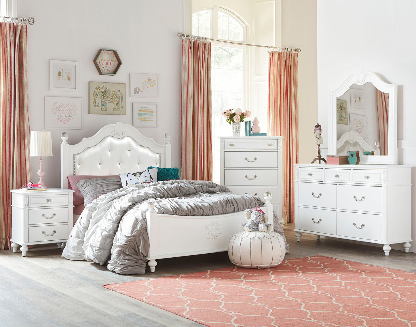 Livy 5-Drawer Bedroom Chest for Kids, 35"W - White | Commode verticale Livy de 35 po (L) à 5 tiroirs pour enfants - blanche