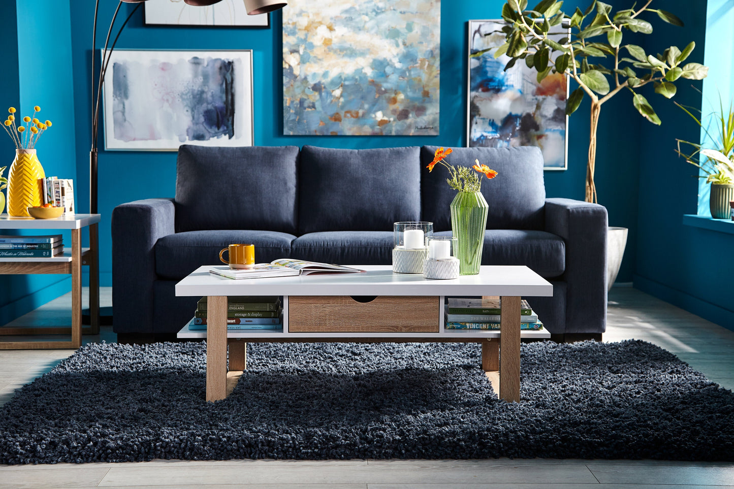 Izaac 47.25" Modern Coffee Table with Storage and Shelf - White and Brown |Table à café moderne Izaac de 47,25 po avec rangement et tablette - blanche et brune