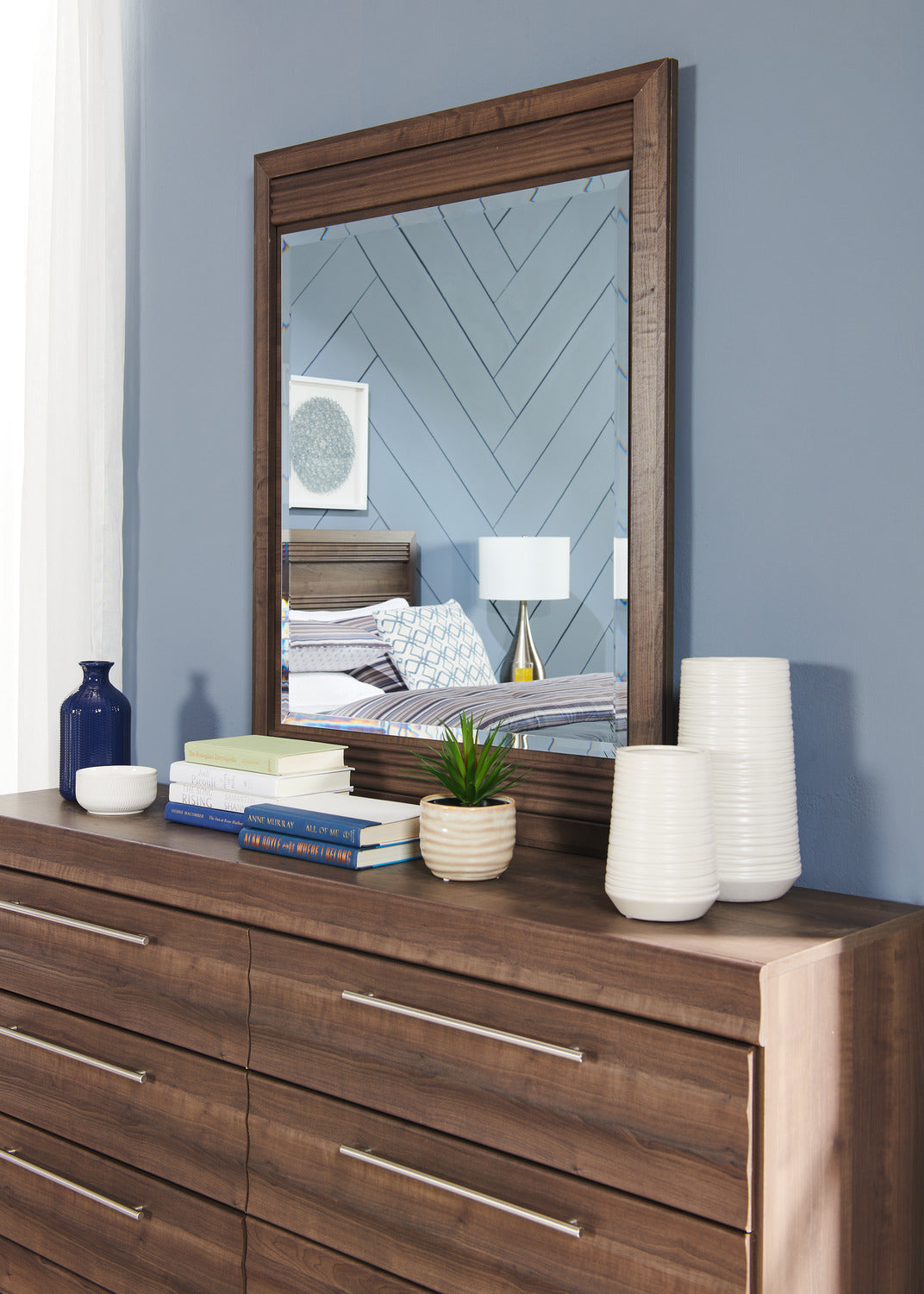 Olivia Bedroom 6-Drawer Dresser, 61.3"W x 32.8"H, Made in Canada - Grey | Commode Olivia de 61,3 po (L) x 32,8 po (H) à 6 tiroirs pour la chambre à coucher, fabriquée au Canada - grise