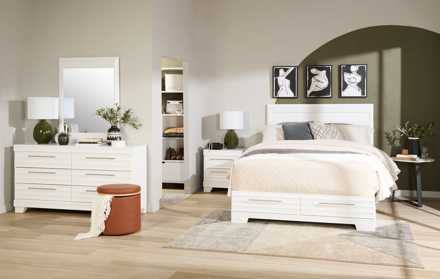 Olivia Bedroom 6-Drawer Dresser, 61.3"W x 32.8"H, Made in Canada - White | Commode Olivia de 61,3 po (L) x 32,8 po (H) à 6 tiroirs pour la chambre à coucher, fabriquée au Canada - blanche