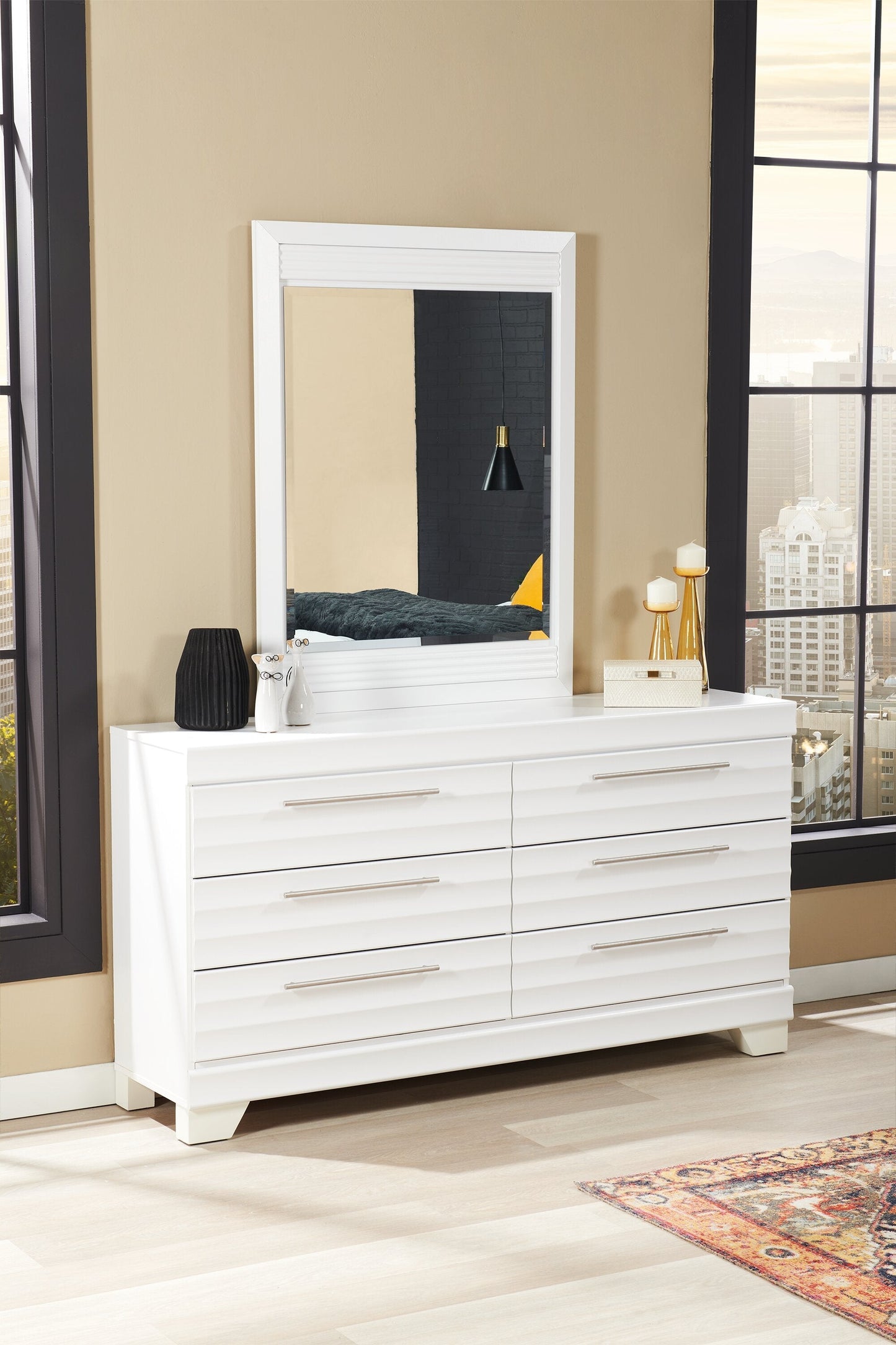 Olivia Bedroom 6-Drawer Dresser, 61.3"W x 32.8"H, Made in Canada - White | Commode Olivia de 61,3 po (L) x 32,8 po (H) à 6 tiroirs pour la chambre à coucher, fabriquée au Canada - blanche