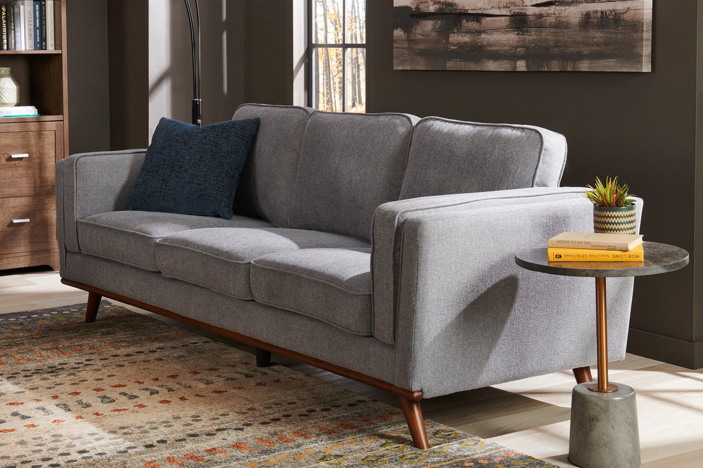 Kort & Co. Kassia 90.6" Linen-Look Fabric Sofa with Wood Base and Legs - Grey | Sofa Kassia de Kort & Co. de 90,6 po en tissu d’apparence lin avec base et pattes en bois - gris