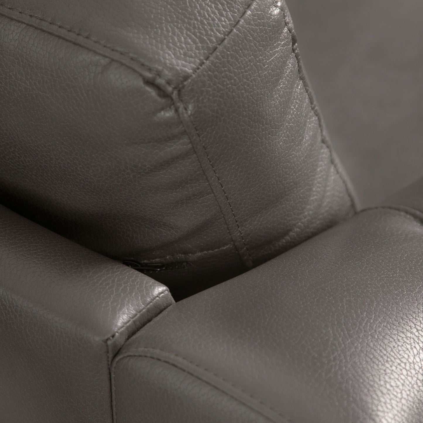 Andi 84" Leather-Look Fabric Sofa with Button Tufting - Grey | Sofa Andi de 84 po en tissu d’apparence cuir avec capitonnage - gris