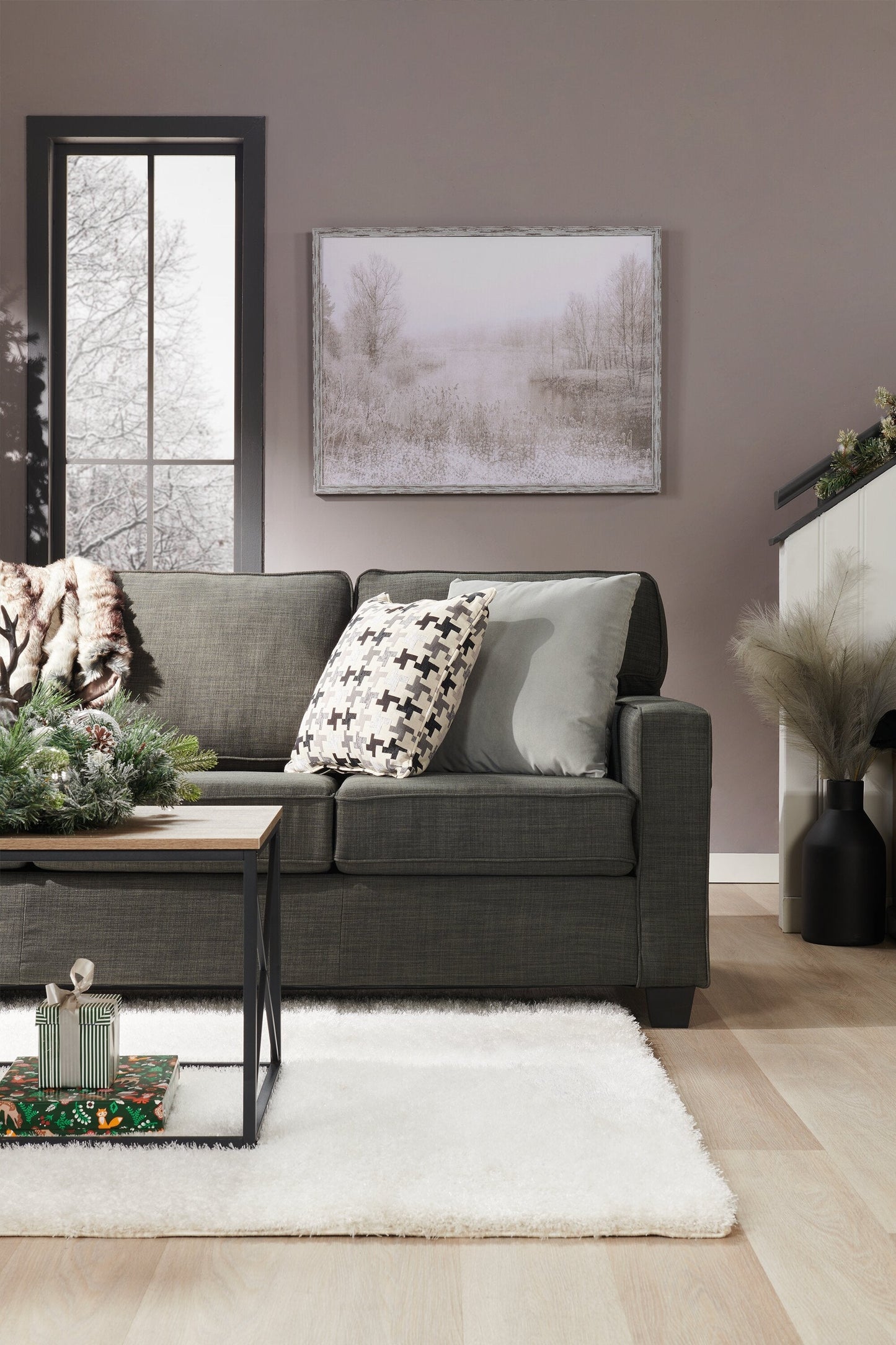 Made in Canada Sawyer 83" Linen-Look Fabric Sofa with Reversible Cushions and Accent Pillows - Charcoal Grey | Sofa Sawyer de 83 po fabriqué au Canada en tissu d’apparence lin avec coussins réversibles et coussins décoratifs - gris anthracite
