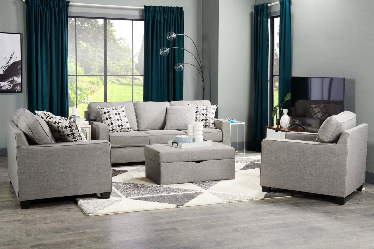 Made in Canada Sawyer 83" Linen-Look Fabric Sofa with Reversible Cushions and Accent Pillows - Light Grey | Sofa Sawyer de 83 po fabriqué au Canada en tissu d’apparence lin avec coussins réversibles et coussins décoratifs - gris clair