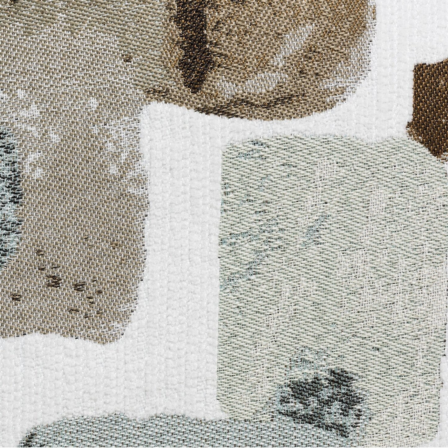 Made in Canada Nofia 80" Chenille Fabric Sofa with Two Accent Pillows and Wood Legs - Linen Beige | Sofa Nofia de 80 po fabriqué au Canada en tissu de chenille avec 2 coussins décoratifs et pattes en bois - beige lin