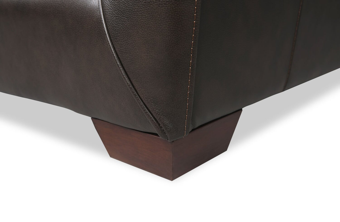 Cindy Crawford Home Royce 84" Genuine Leather Sofa with Removable Cushions and Wood Legs - Chocolate Brown | Sofa Royce de Cindy Crawford Home de 84 po en cuir véritable avec coussins amovibles et pattes en bois - brun chocolat
