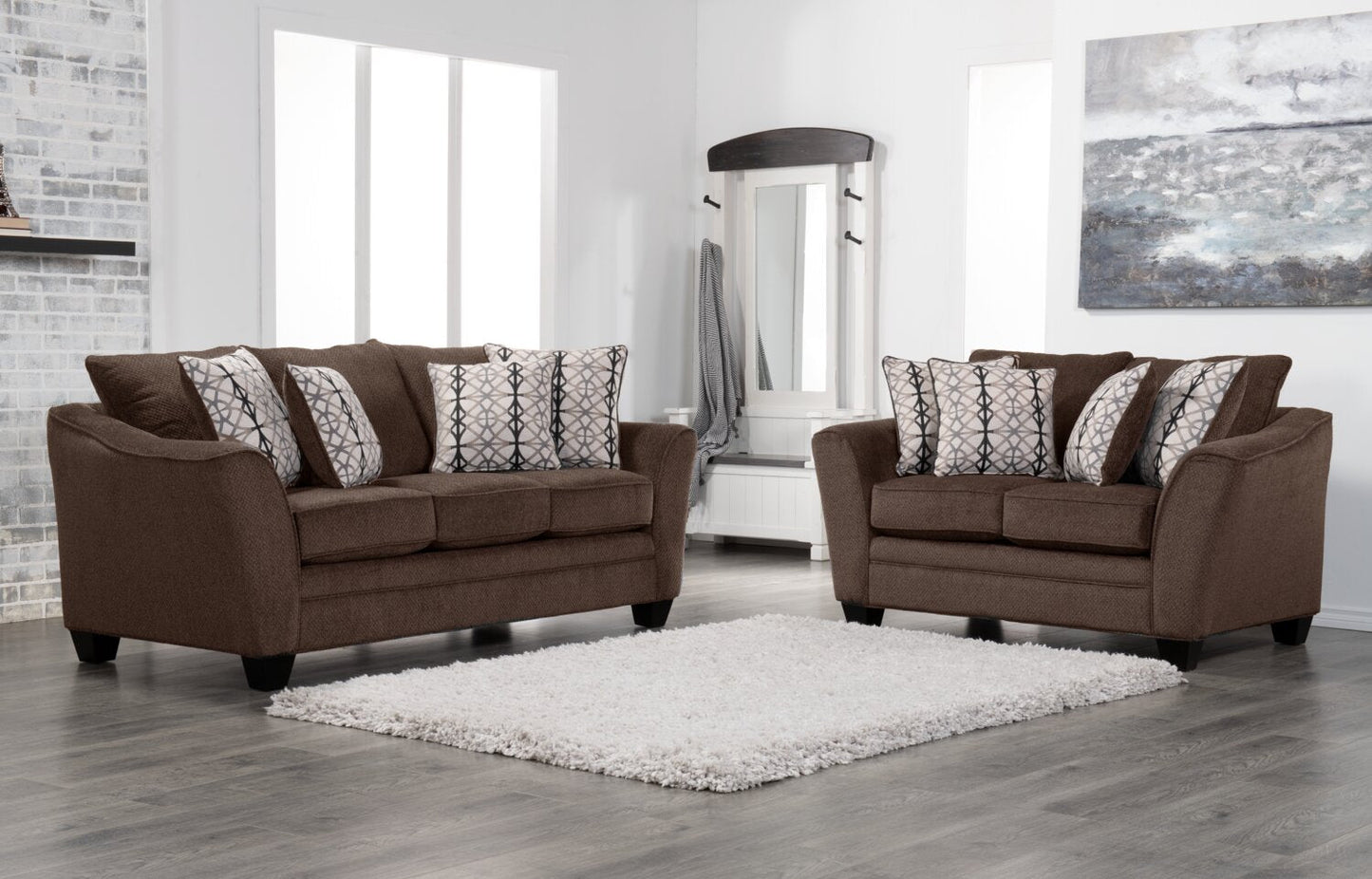 Made in Canada Febe 85" Chenille Fabric Condo-Size Sofa with Flared Arms and Accent Pillows - Brown | Sofa Febe de 85 po de format condo fabriqué au Canada en tissu de chenille avec accoudoirs évasés et coussins décoratifs - brun