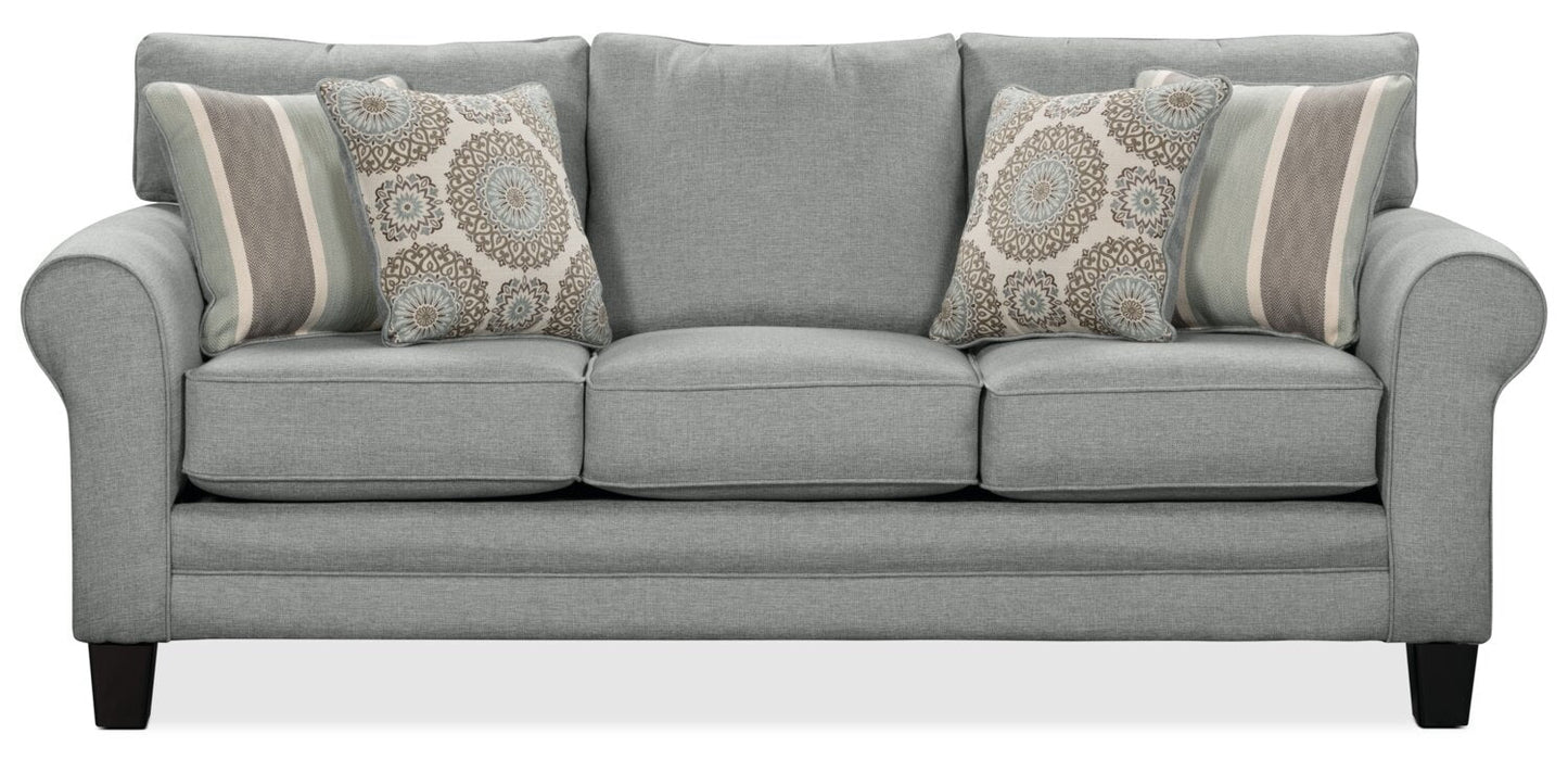 Made in Canada Tula 88" Fabric Sofa with Rolled Arms and Accent Pillows - Mist Grey | Sofa Tula de 88 po fabriqué au Canada en tissu avec accoudoirs enroulés et coussins décoratifs - gris brume