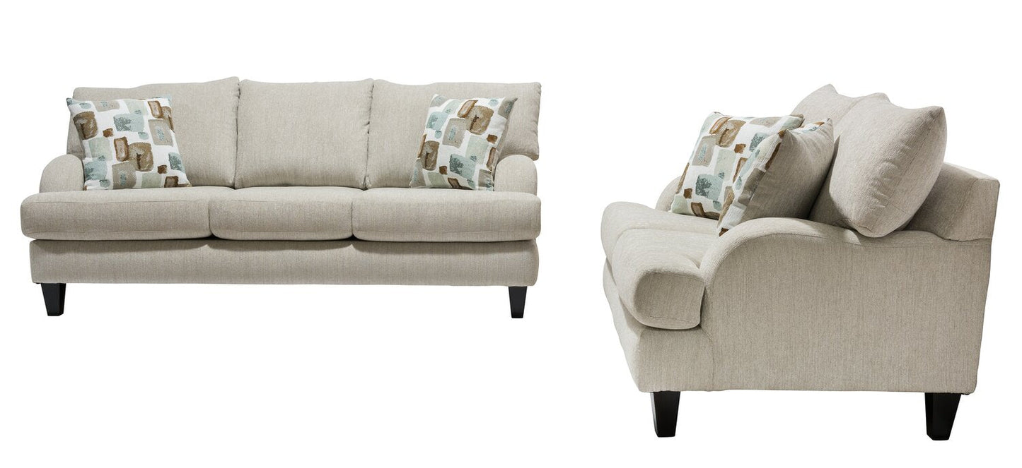 Made in Canada Nofia 80" Chenille Fabric Sofa with Two Accent Pillows and Wood Legs - Linen Beige | Sofa Nofia de 80 po fabriqué au Canada en tissu de chenille avec 2 coussins décoratifs et pattes en bois - beige lin