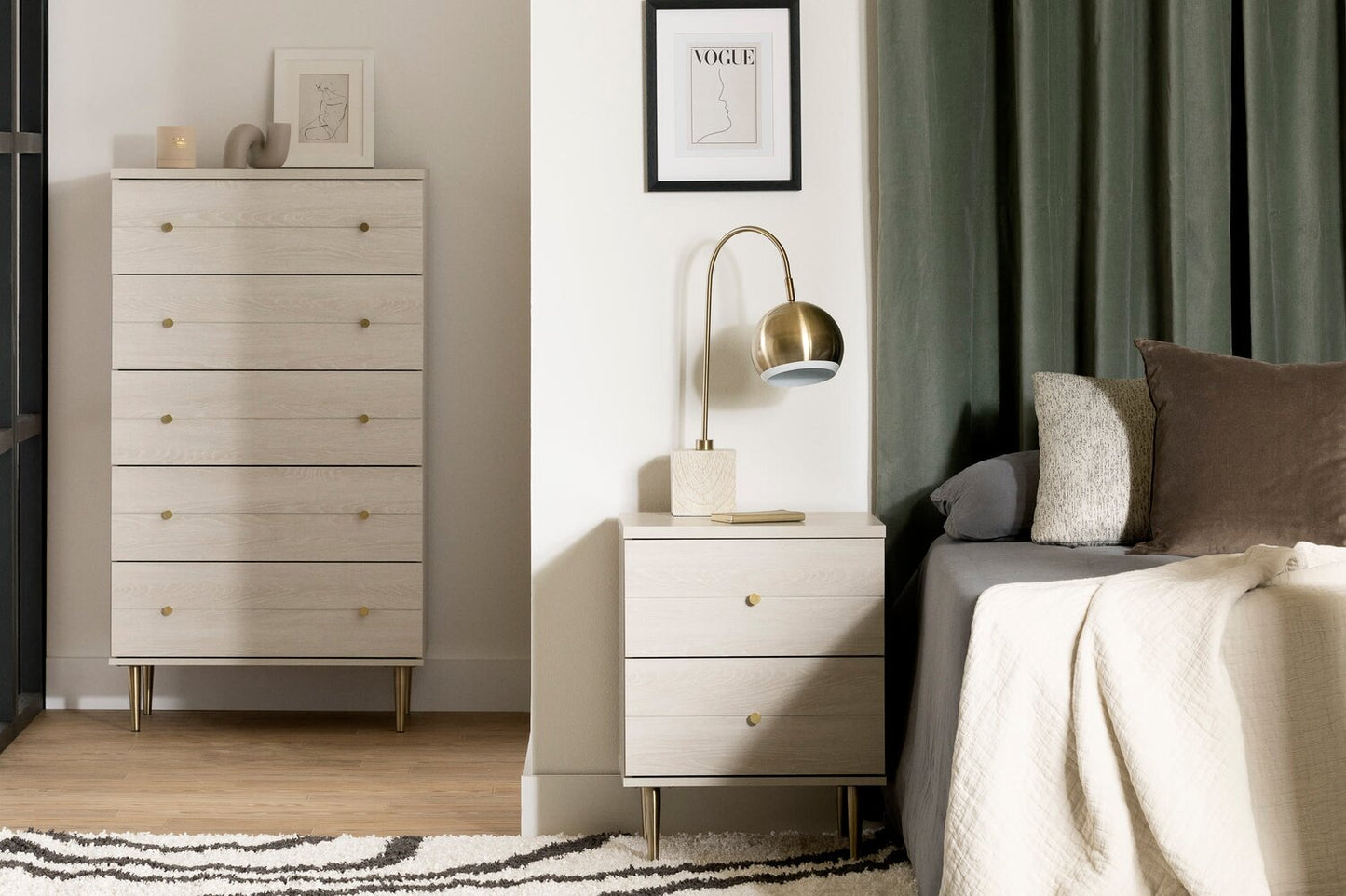 Lake Bedroom Chest of Drawers, 5-Drawer, 29"W x 52"H, Made in Canada, Glam - White | Commode verticale somptueuse Lake de 29 po (L) x 52 po (H) à 5 tiroirs pour la chambre à coucher, fabriquée au Canada - blanche