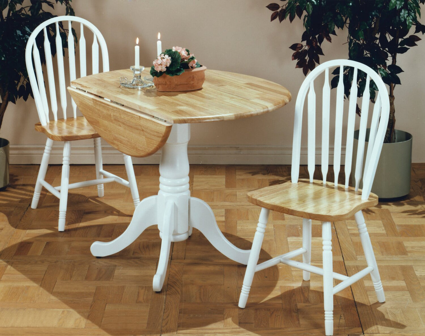 Andi Drop-Leaf Dining Table, Wood, Pedestal Base, 40"W - Two-Tone White & Natural | Table de salle à manger Andi de 40 po (L) à abattant, en bois et avec base piédestal - deux teintes, blanc et naturel