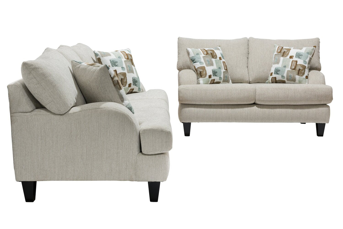 Made in Canada Nofia 80" Chenille Fabric Sofa with Two Accent Pillows and Wood Legs - Linen Beige | Sofa Nofia de 80 po fabriqué au Canada en tissu de chenille avec 2 coussins décoratifs et pattes en bois - beige lin
