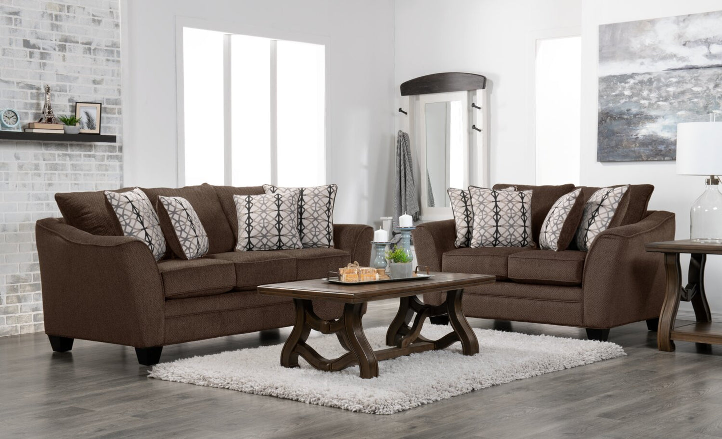 Made in Canada Febe 85" Chenille Fabric Condo-Size Sofa with Flared Arms and Accent Pillows - Brown | Sofa Febe de 85 po de format condo fabriqué au Canada en tissu de chenille avec accoudoirs évasés et coussins décoratifs - brun