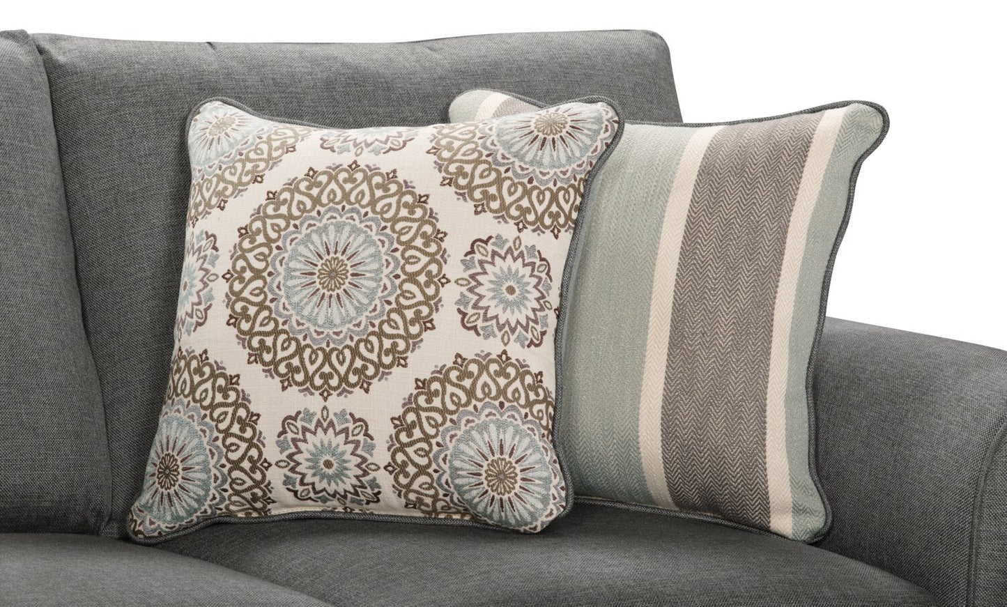 Made in Canada Tula 88" Fabric Sofa with Rolled Arms and Accent Pillows - Steel Grey | Sofa Tula de 88 po fabriqué au Canada en tissu avec accoudoirs enroulés et coussins décoratifs - gris acier