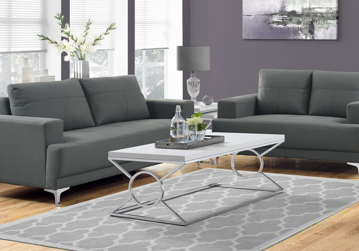 Shea 44" Glam Coffee Table - White with Chrome Metal Base|Table à café somptueuse Shea de 44 po - blanche avec base en métal chromé