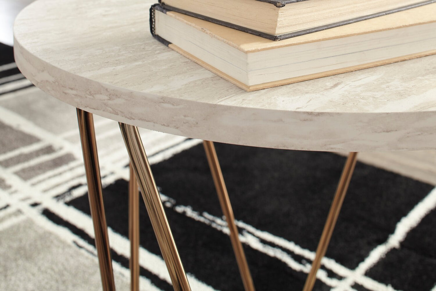 Tarica 47" Modern Oval 3-Pack Coffee + 2 End Tables - Cream and Gold with Metal Legs|Ensemble 3 tables ovales modernes Tarica de 47 po (table à café et 2 tables de bout) - crème et doré avec pattes en métal