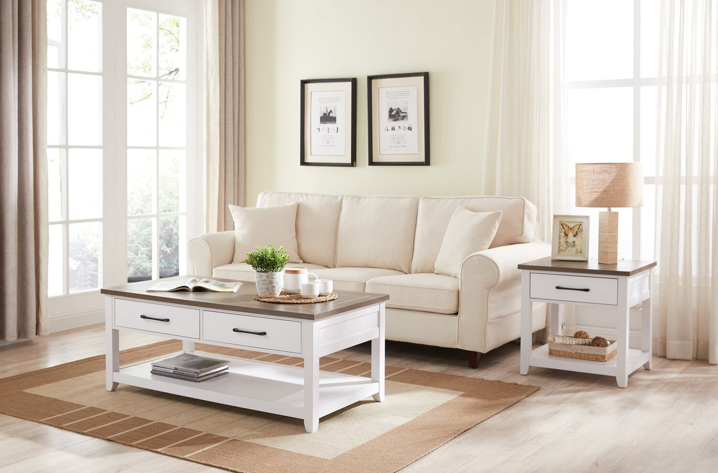 Kort & Co. Logan 23.25" Traditional Coffee Table with Storage and Shelf - White and Walnut Oak |Table à café traditionnelle Logan de Kort & Co. de 23,25 po avec rangement et tablette - blanche et chêne noyer