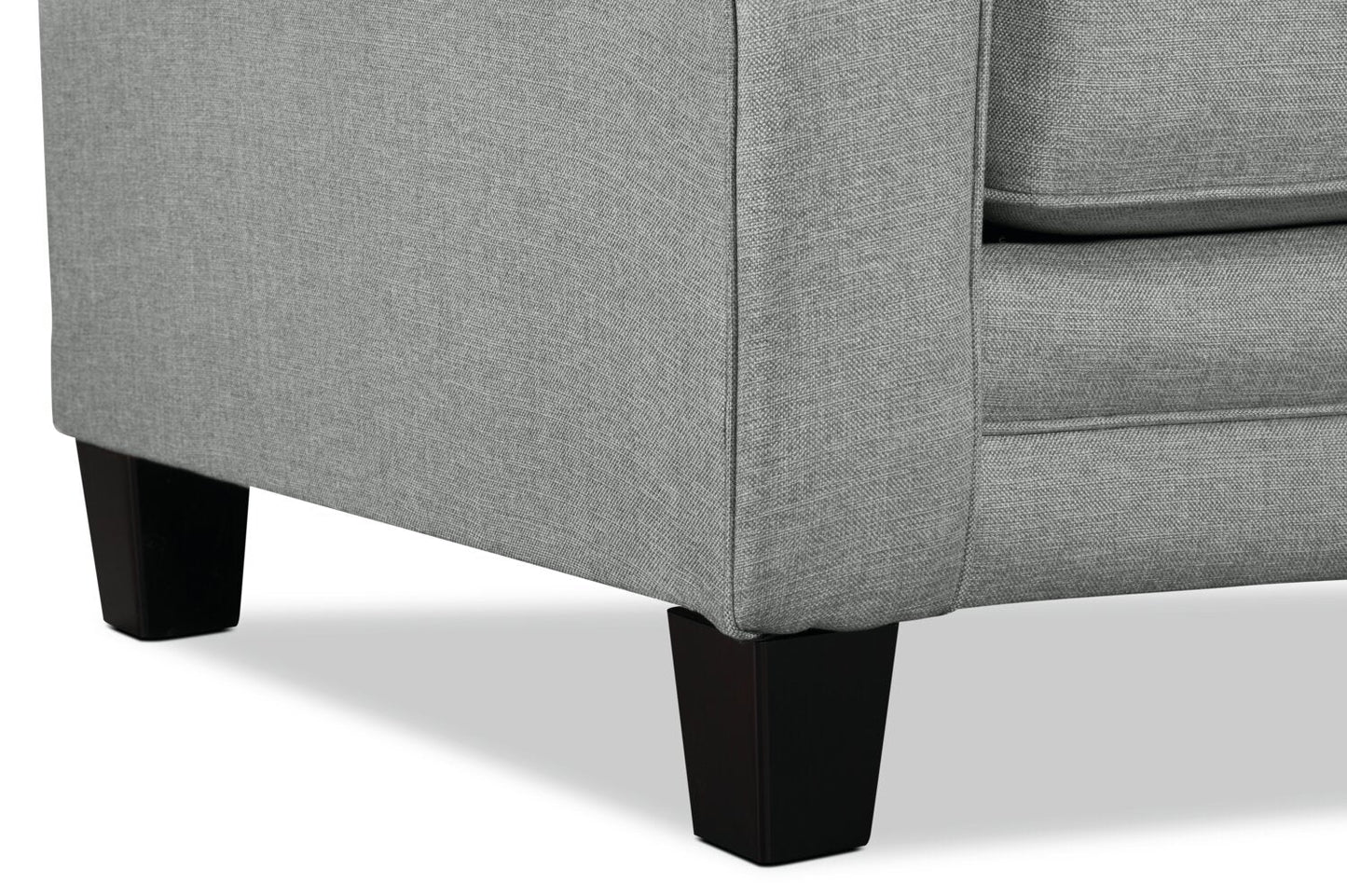 Made in Canada Tula 88" Fabric Sofa with Rolled Arms and Accent Pillows - Mist Grey | Sofa Tula de 88 po fabriqué au Canada en tissu avec accoudoirs enroulés et coussins décoratifs - gris brume