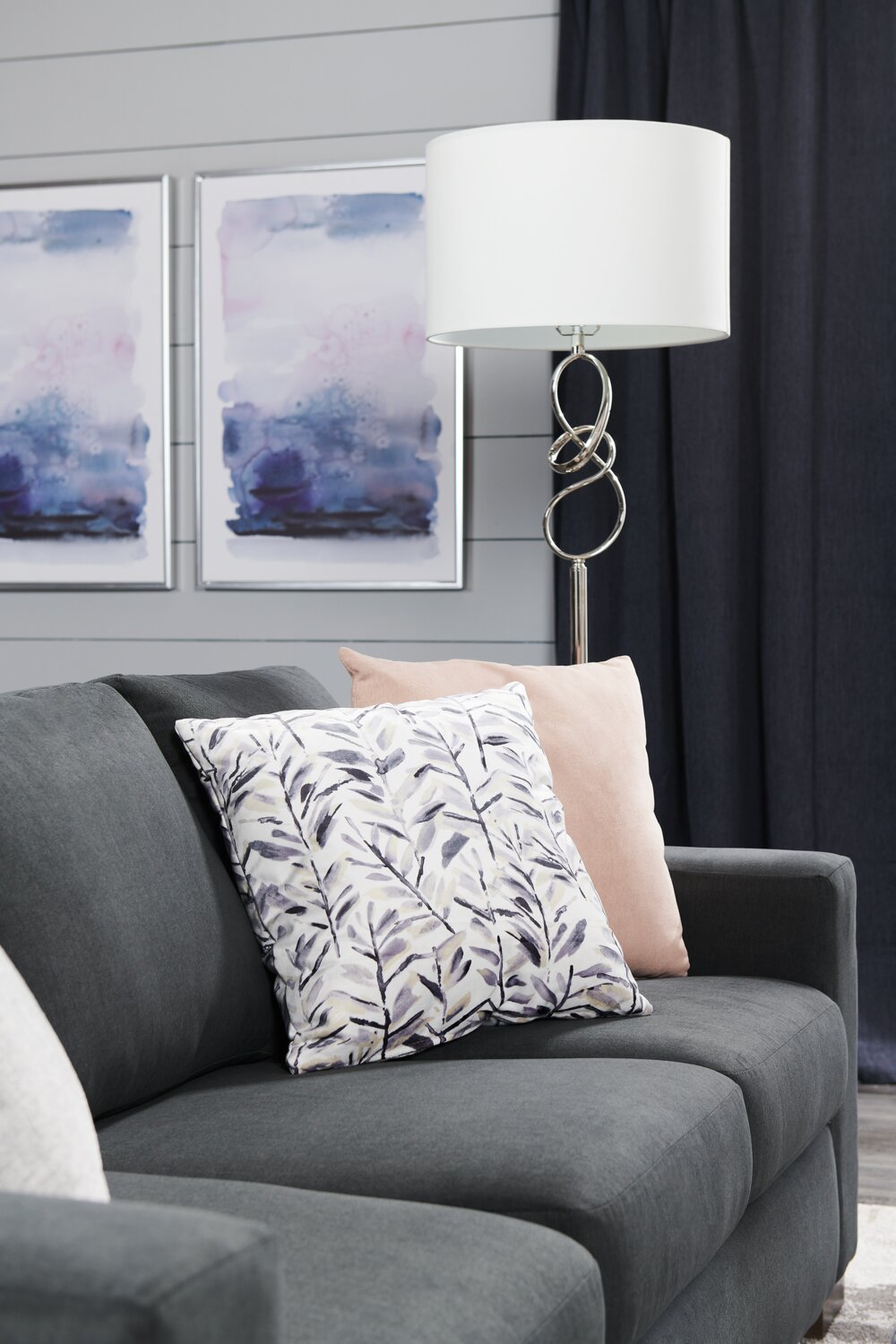 Made in Canada Customizable Sofa Lab Track 85" Linen-Look Fabric Sofa with Track Arms - Pax Pepper Grey | Sofa Track de Sofa Lab de 85 po fabriqué au Canada en tissu d’apparence lin avec accoudoirs rectilignes - gris Pax Pepper | TR102949
