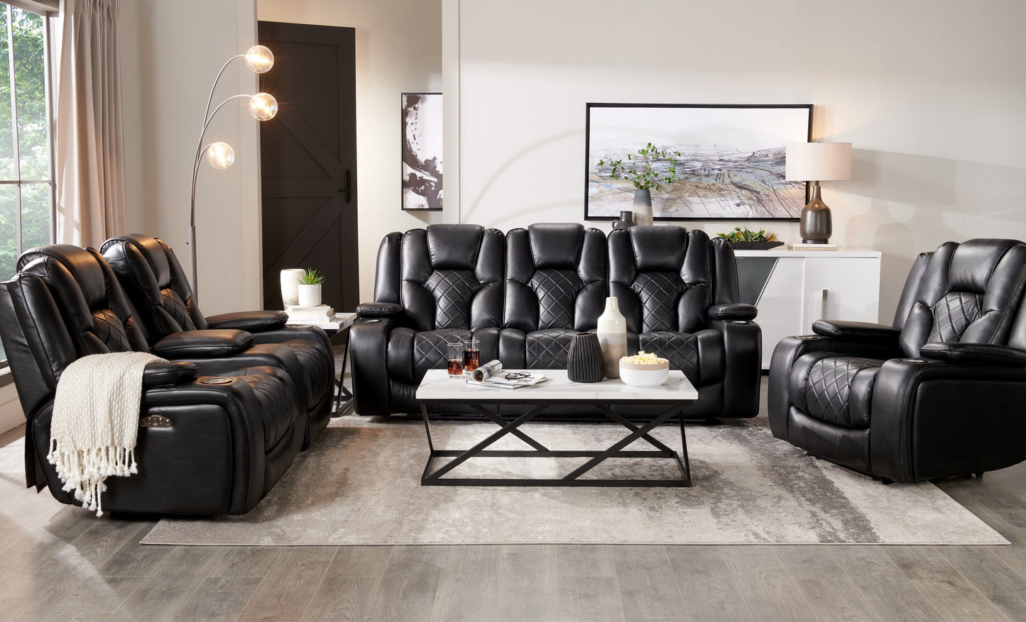 Verona 47.25" Modern Coffee Table - White Marble Look with Black Metal Base|Table à café moderne Verona de 47,25 po - imitation de marbre blanc avec base en métal noir