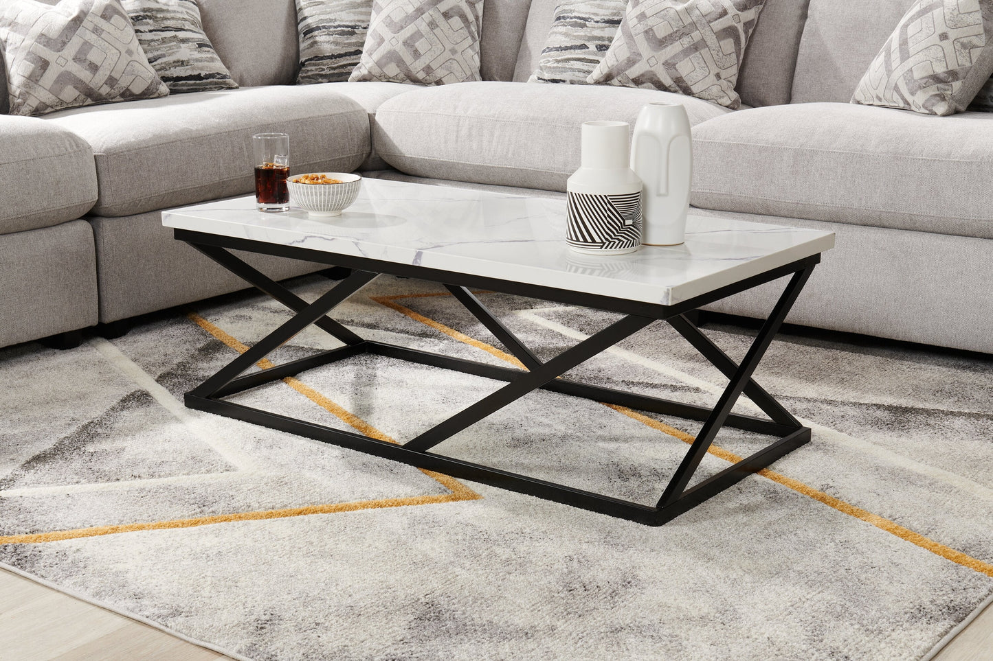 Verona 47.25" Modern Coffee Table - White Marble Look with Black Metal Base|Table à café moderne Verona de 47,25 po - imitation de marbre blanc avec base en métal noir
