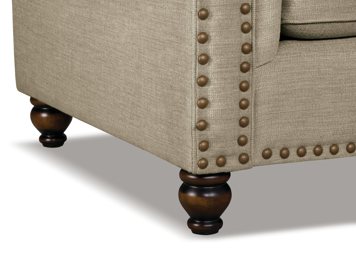 Made in Canada Wynn 93" Chenille Fabric Sofa with Nailhead Trim and Wood Bun Legs - Taupe | Sofa Wynn de 93 po fabriqué au Canada en tissu de chenille avec bordure de clous décoratifs et pattes en oignon en bois - taupe
