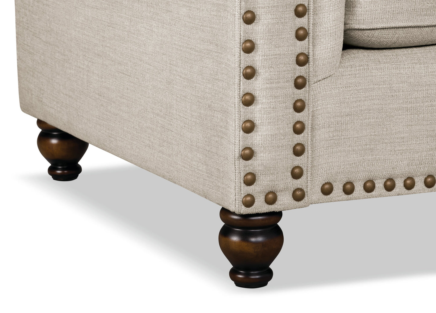 Made in Canada Wynn 93" Chenille Fabric Sofa with Nailhead Trim and Wood Bun Legs - Linen Beige | Sofa Wynn de 93 po fabriqué au Canada en tissu de chenille avec bordure de clous décoratifs et pattes en oignon en bois - beige lin